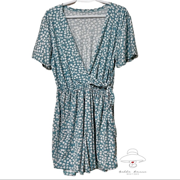 Floral Rompers BNWOT - Picture 2 of 9